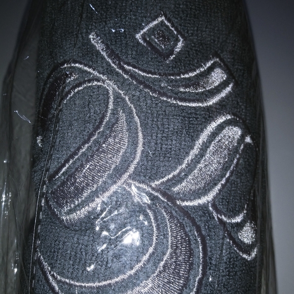 New. Yoga mat towel. Non-slip. - Picture 2 of 3